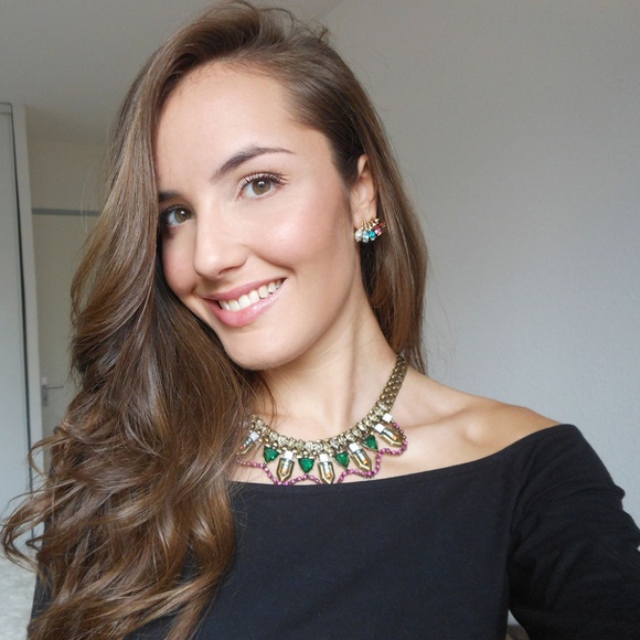 Stella & Dot x Rebecca Minkoff | Retired Dainty Crystal Fan Pixie Studs - Picture 5 of 6